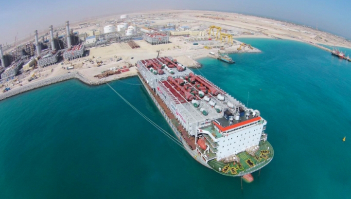 The Sidem distillers were delivered in two major shipments direct to the project site, each one weighing 2,600 tonnes. Six of the distillers were shipped from UAE, and the other four came from China